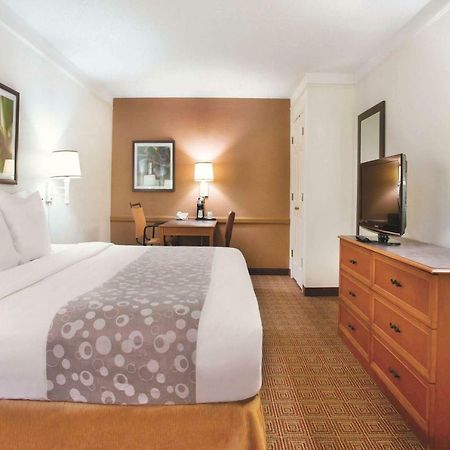 La Quinta Inn By Wyndham Baton Rouge University Area ภายนอก รูปภาพ