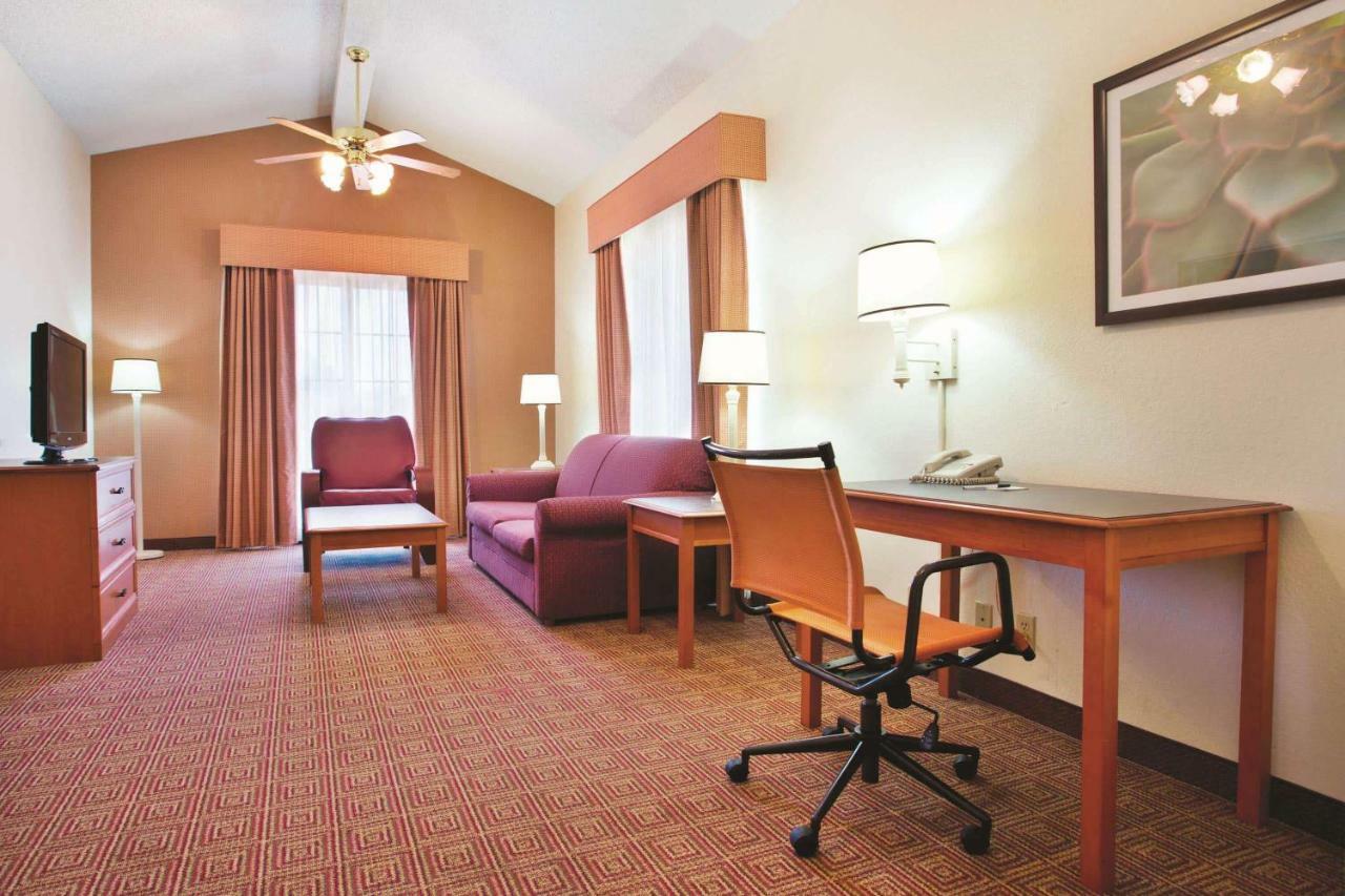 La Quinta Inn By Wyndham Baton Rouge University Area ภายนอก รูปภาพ